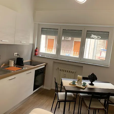 Pizzoli Apartman Bari